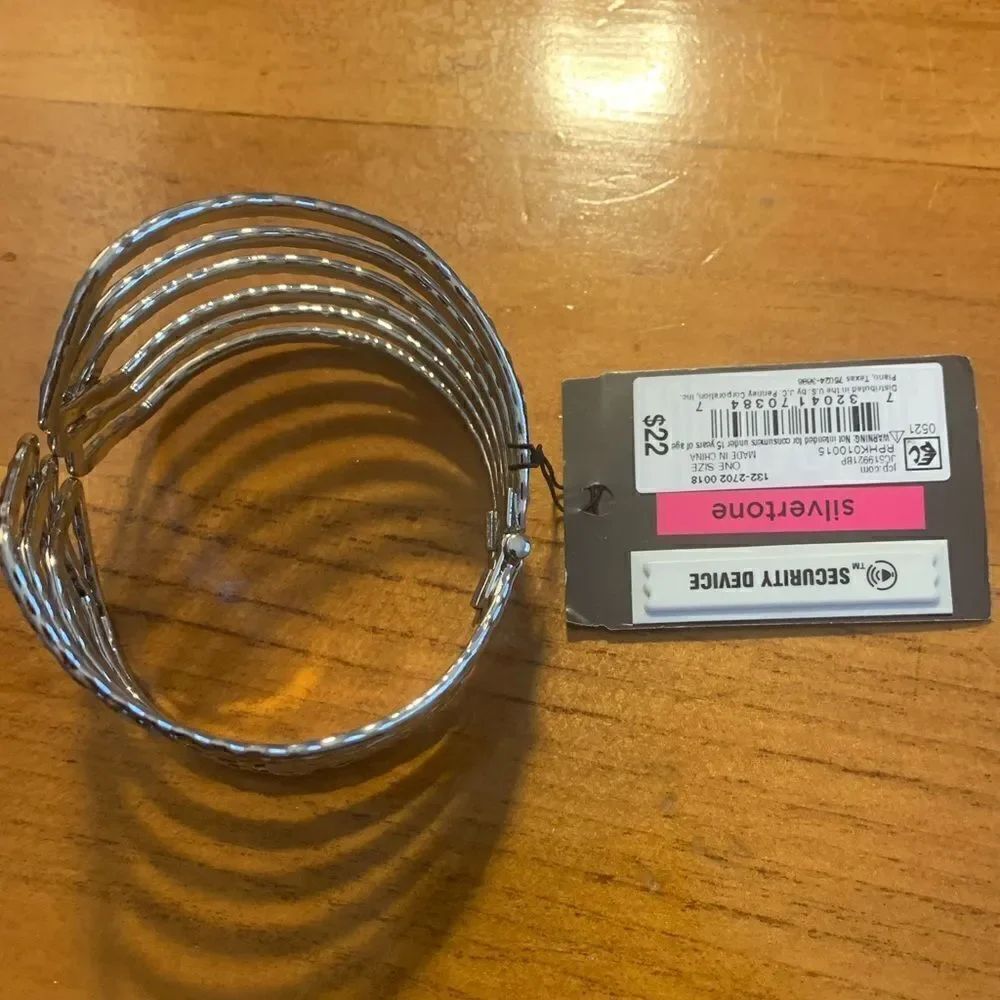 Silver metal bangle bracelet statement piece - Picture 4 of 5